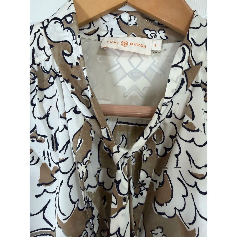 ✨ Tory Burch | Brown & White Geometric Bow Blouse | Size 4 ✨ - Picture 6 of 6